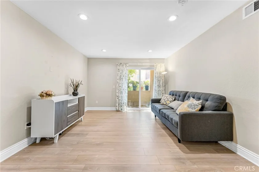 2550 San Gabriel photo 3