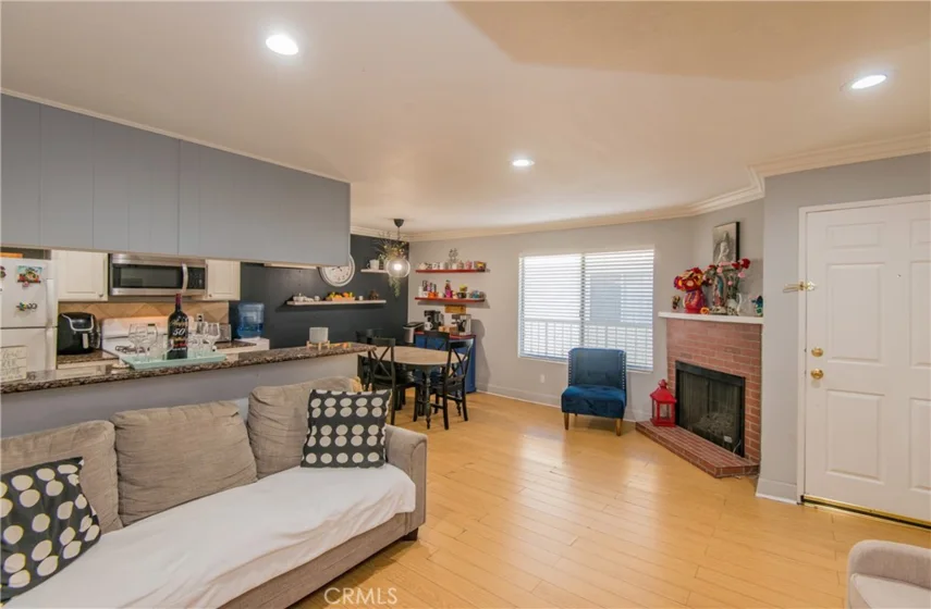 7045 Woodley Avenue #218 photo 10