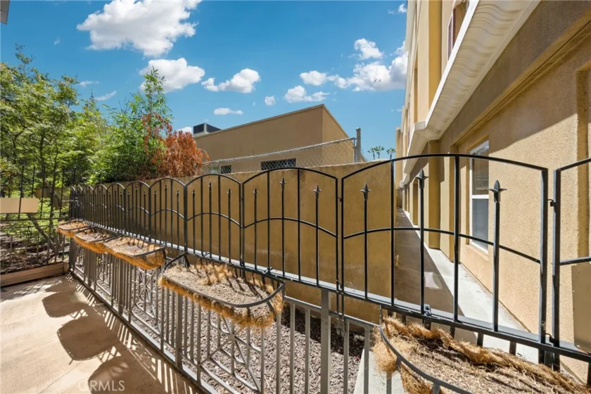 128 N Oak Knoll #111 photo 14