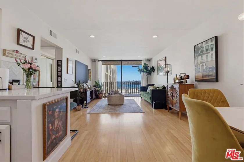 1140 E Ocean Boulevard #220 photo 24