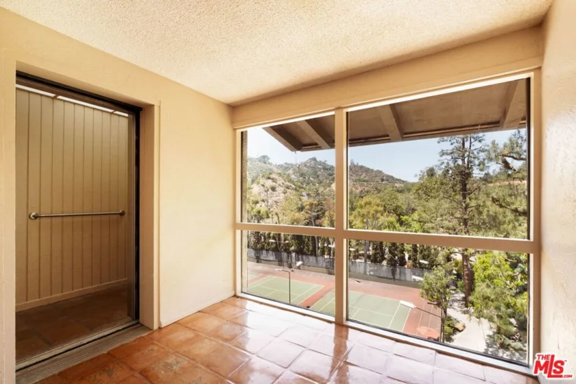 2700 Cahuenga Boulevard #4303 photo 2