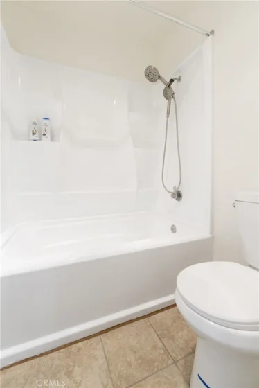 306 Streamwood photo 17