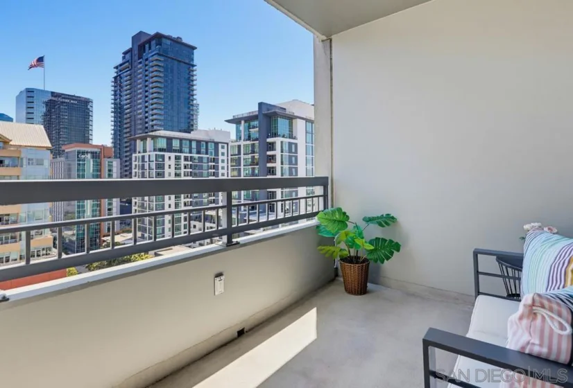 300 W Beech Street #1101 photo 7
