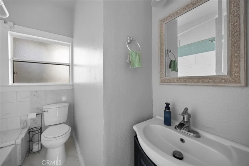 4125 S Figueroa #202 photo 5