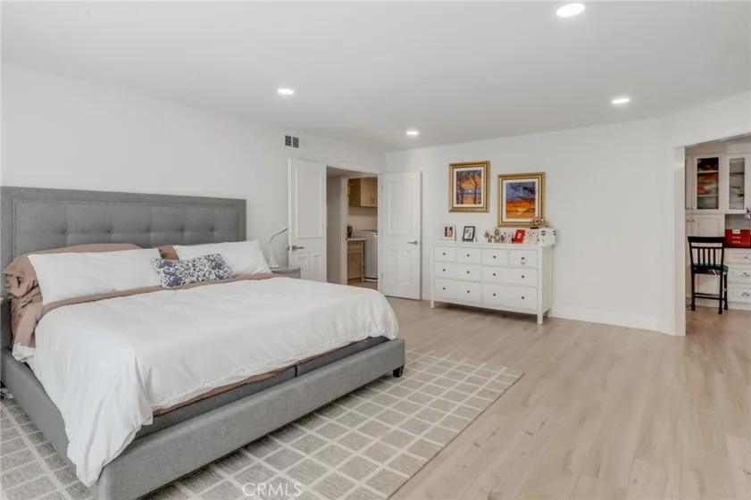 6330 Riviera photo 28