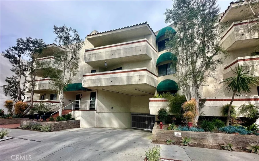 3932 N Virginia Road #201 photo 1