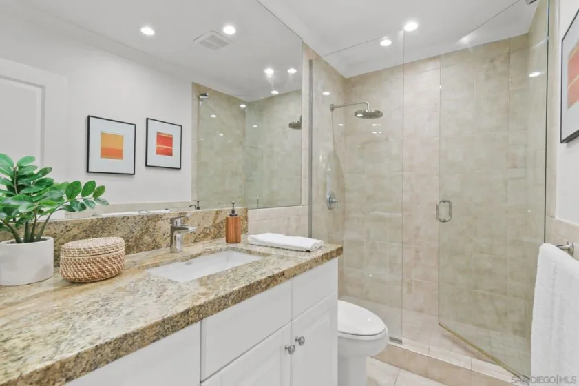 1907 Robinson Avenue #304 photo 10