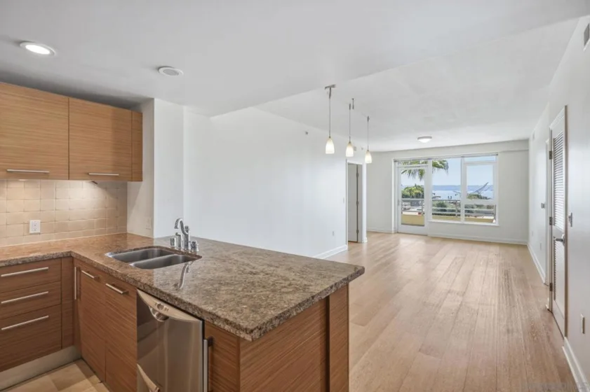 1431 Pacific Highway #411 photo 15
