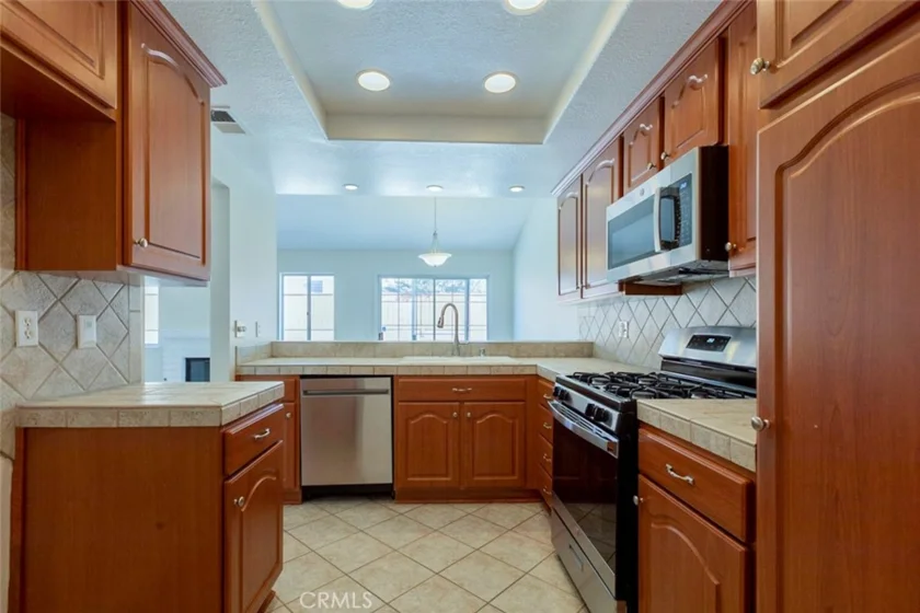 992 Stonecrest Street photo 1
