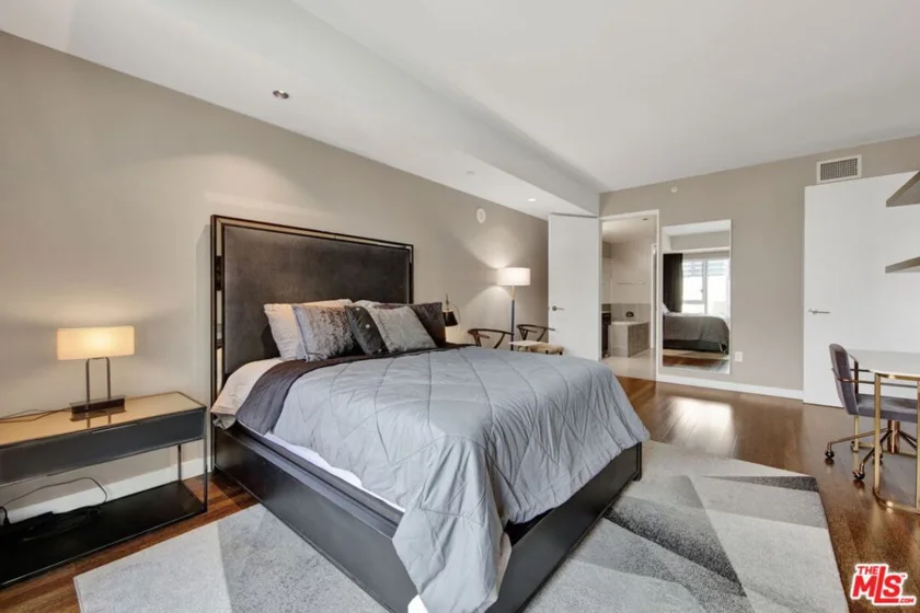 6250 Hollywood Boulevard #6F photo 21