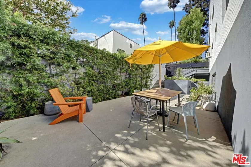 7560 Hollywood Boulevard #106 photo 34