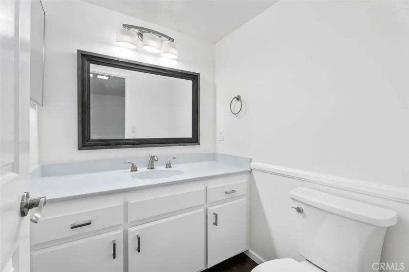 428 W 1st Street photo 6