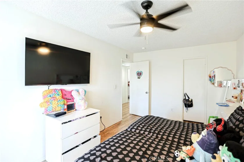 1400 W Warner photo 20
