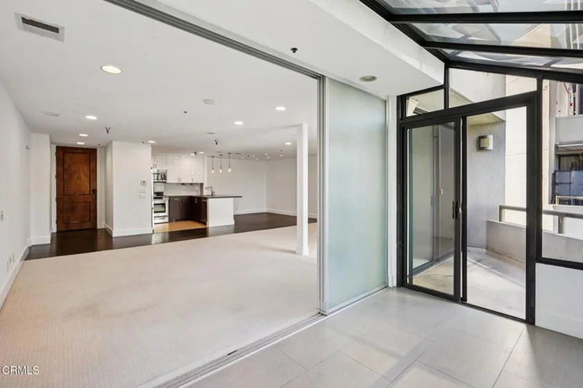 121 S Hope Street #408 photo 12