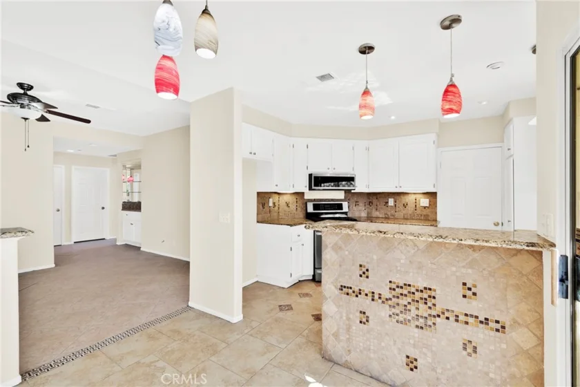 39909 Via Castana photo 16