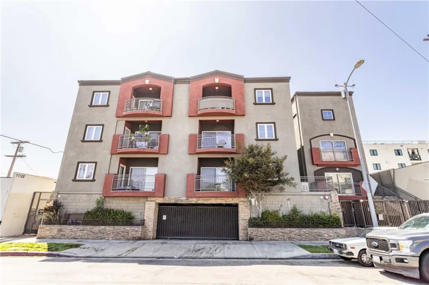 11124 Burbank Boulevard #101 photo 1