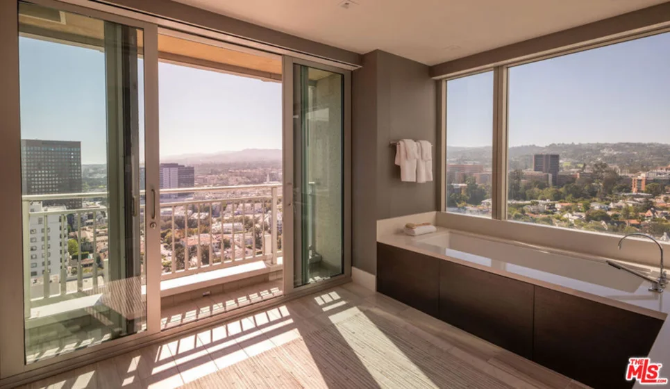 10727 Wilshire Boulevard #PH2 photo 34
