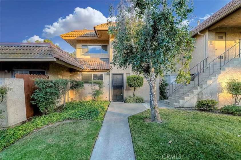 1196 Las Lomas Drive #B photo 1
