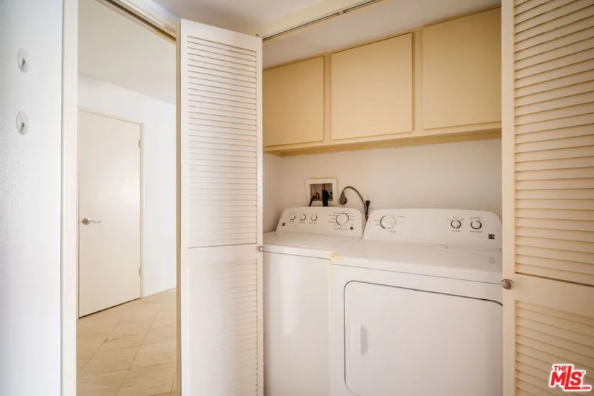 121 S Palm Drive #401 photo 15