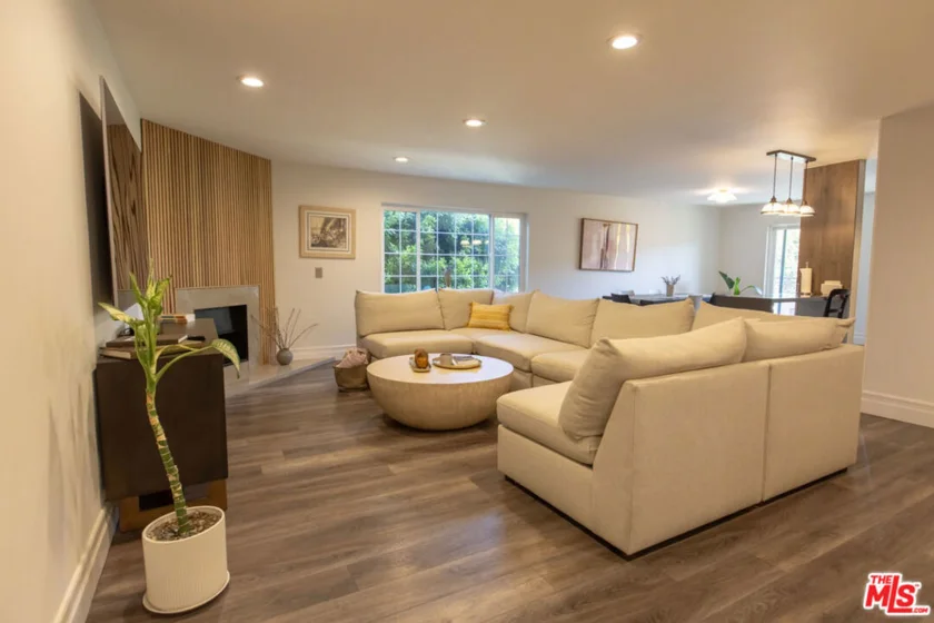 14600 Dickens Street #202 photo 1
