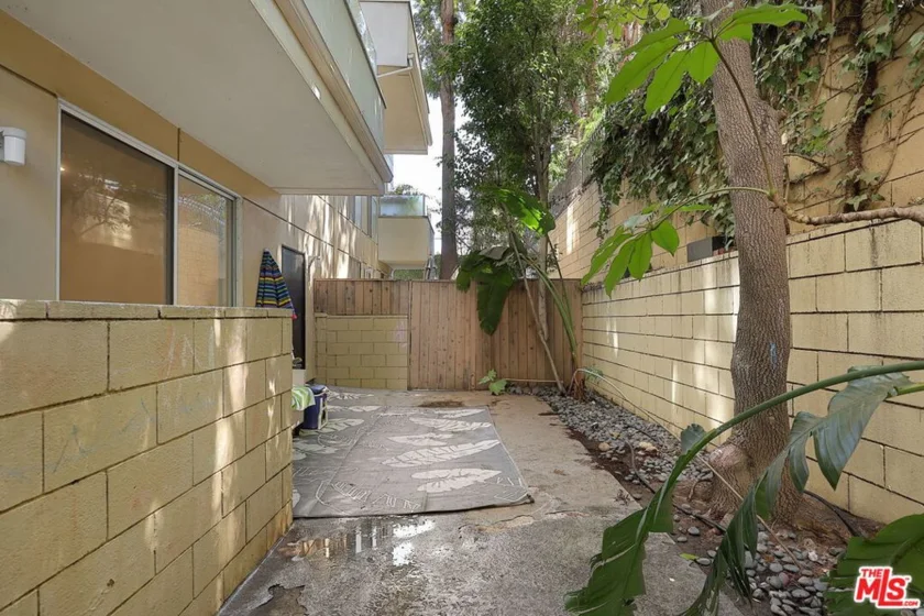 4949 Genesta Avenue #111 photo 12