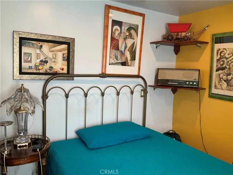 409 Burchett #220 photo 18