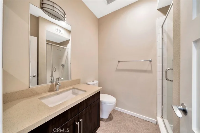 563 W Maple Avenue photo 16