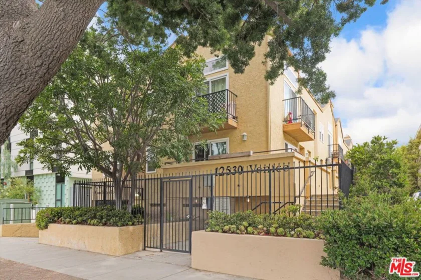 12530 Venice Boulevard #8 photo 1