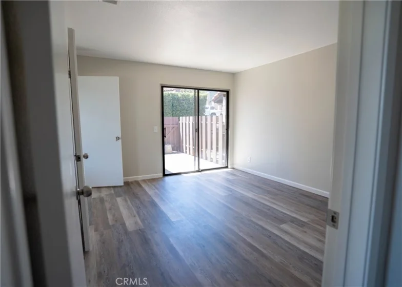 2055 Earl Glen photo 20