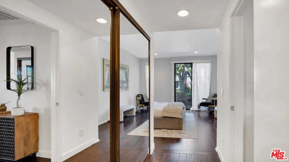 13920 Moorpark Street #106 photo 18