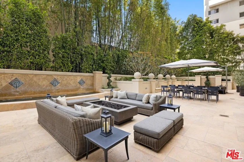 10727 Wilshire Boulevard #1001 photo 27
