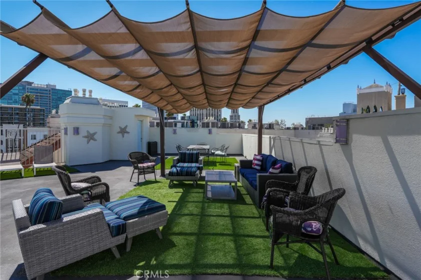 620 S Gramercy Place #211 photo 17