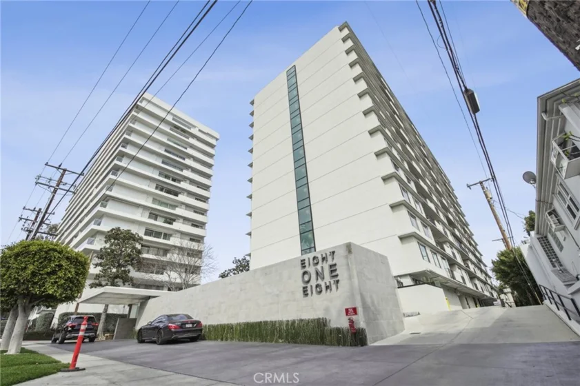 818 N Doheny Drive #305 photo 1