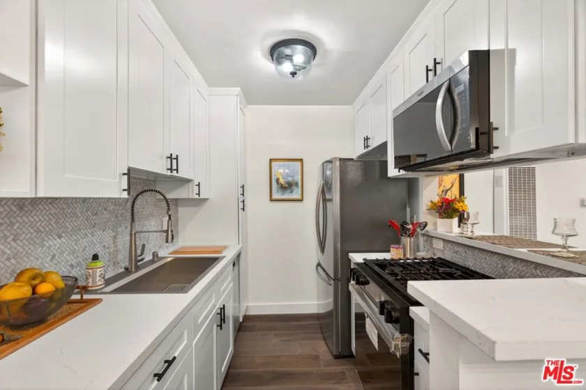1522 S Centinela Avenue #101 photo 20