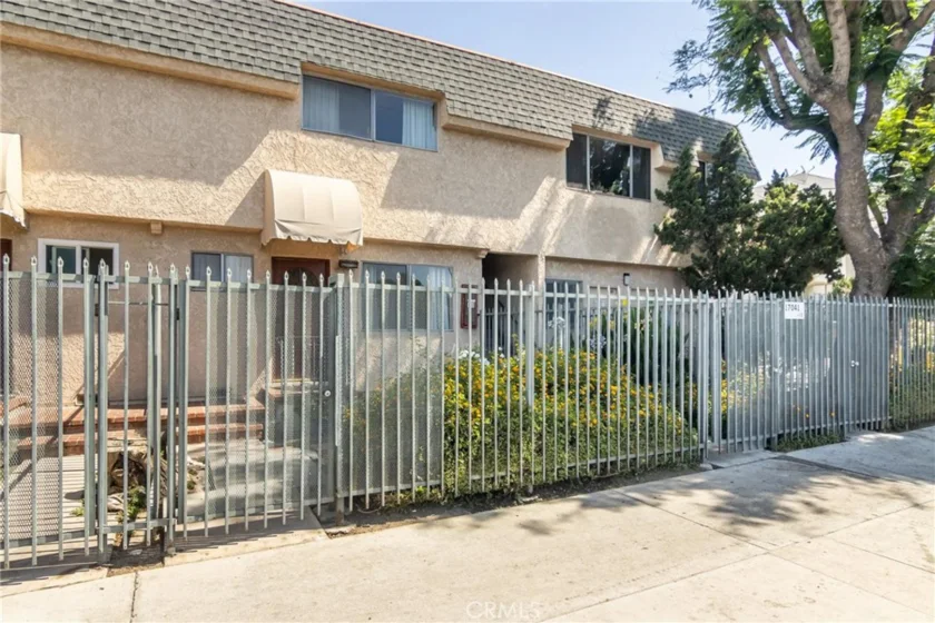 17041 Roscoe Boulevard #9 photo 1