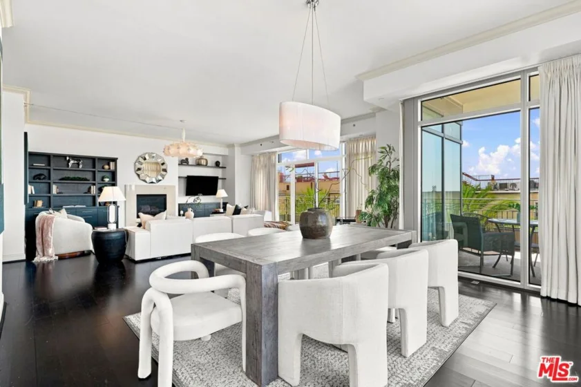 10800 Wilshire Boulevard #403 photo 23