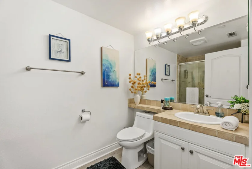 1000 E Ocean Boulevard #104 photo 24