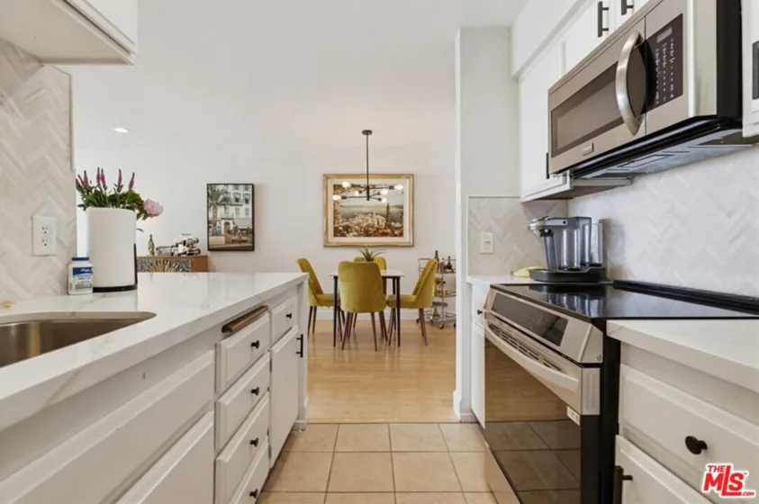 1140 E Ocean Boulevard #220 photo 9