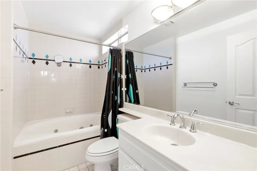 4455 Hazeltine Avenue #208 photo 21