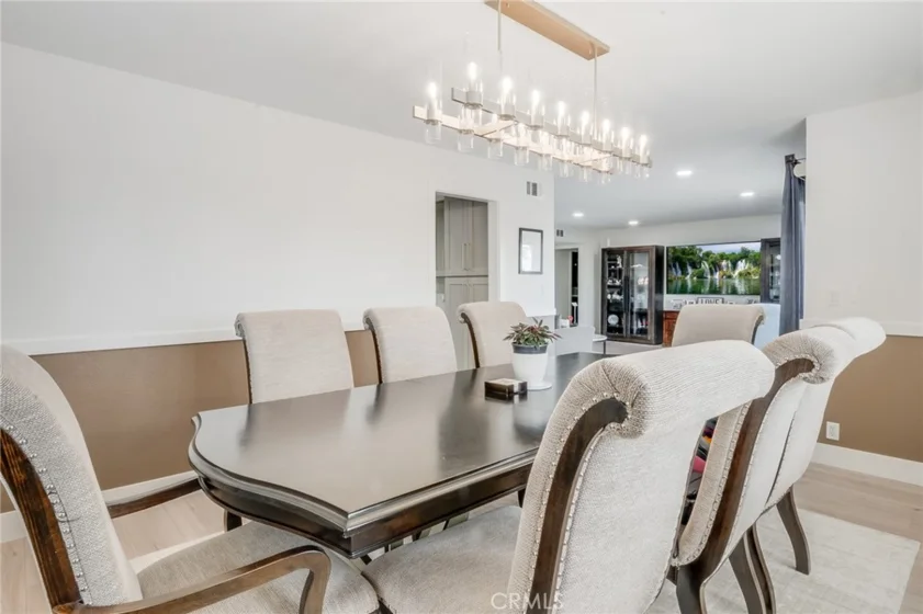 6330 Riviera photo 16