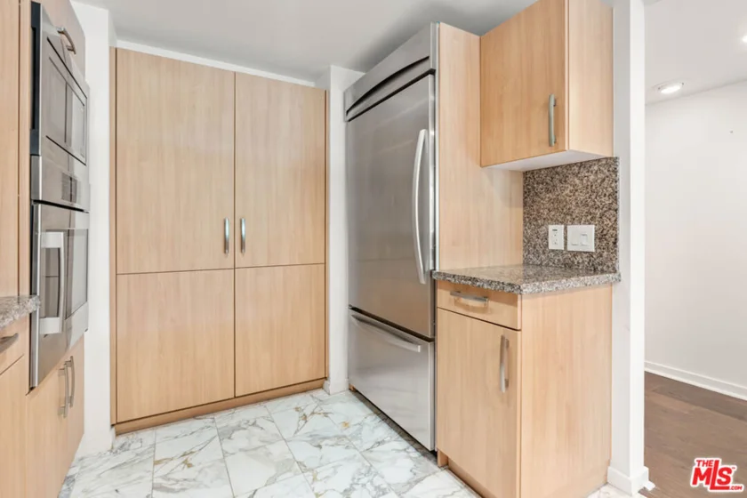 13650 Marina Pointe Drive #404 photo 9