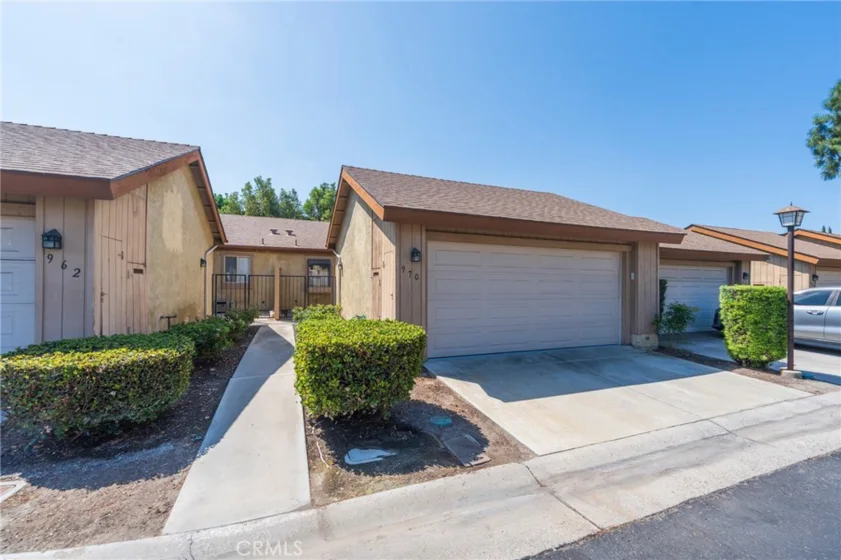 970 S Laurelwood photo 2
