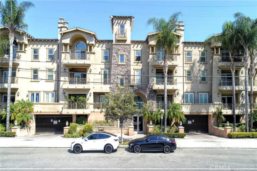 10715 Camarillo Street #310 photo 1
