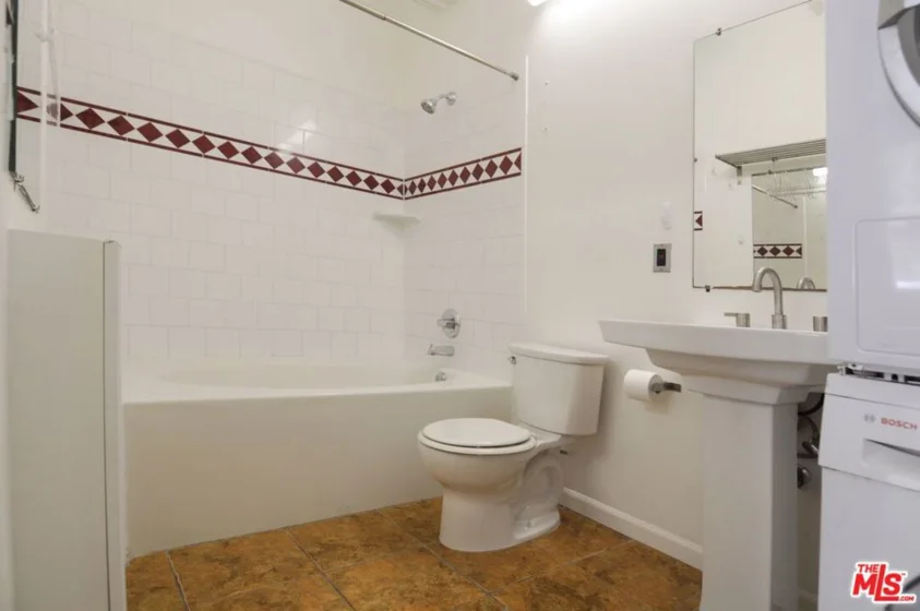 215 W 7th Street #307 photo 5