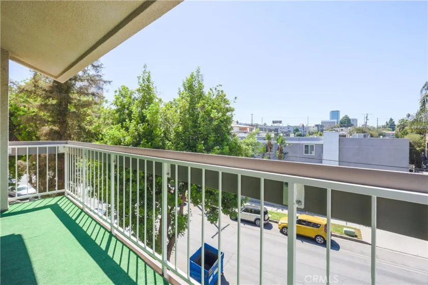 4542 Willis Avenue #302 photo 36