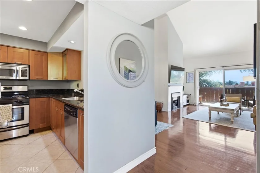 384 Redondo #401 photo 4