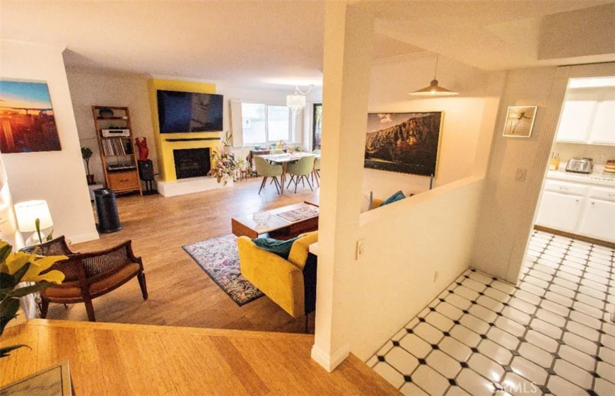 222 N Rose photo 1