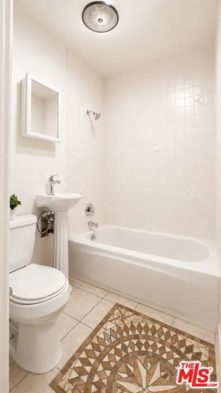 5139 Balboa Boulevard #12 photo 15