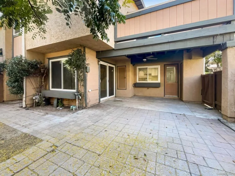 10162 Kerrigan Street photo 1