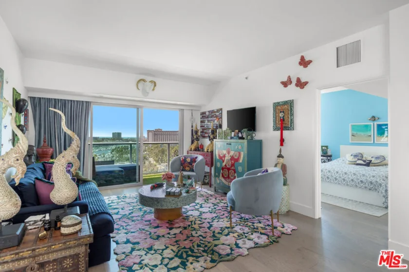13700 Marina Pointe Drive #1016 photo 5